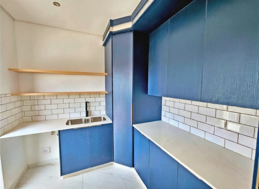 5 Bedroom Property for Sale in Parklands North Western Cape